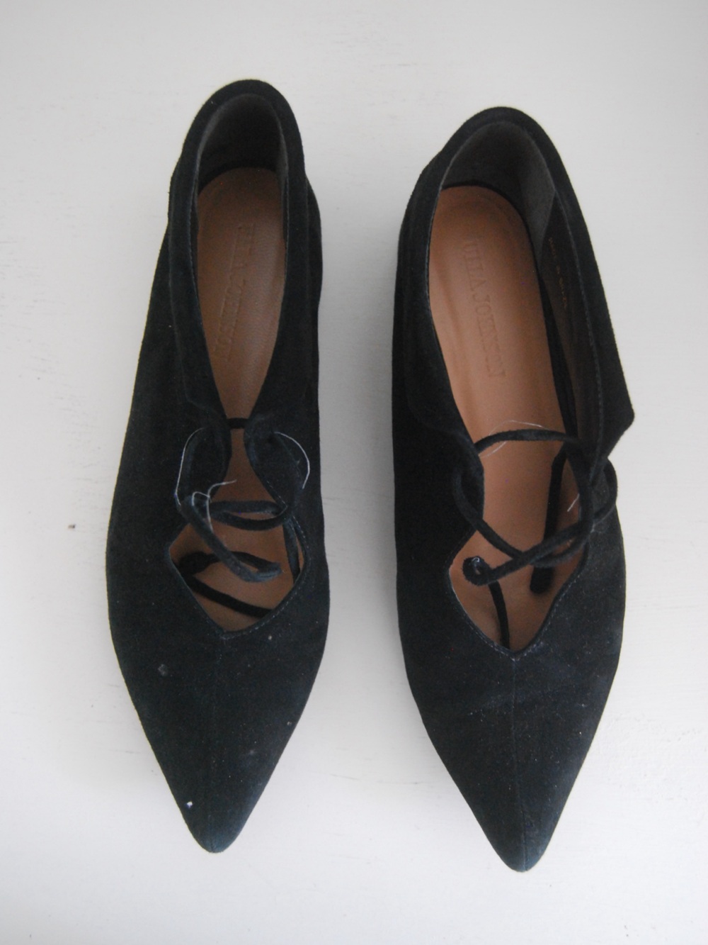 Ulla Johnson Black Pointed Suede Lace-Up Flats—39